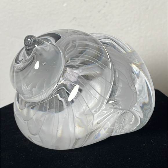 Marcolin Sweden White Swirl Glass Conch Shell Paperweight 14/76 Signed - Picture 2 of 7